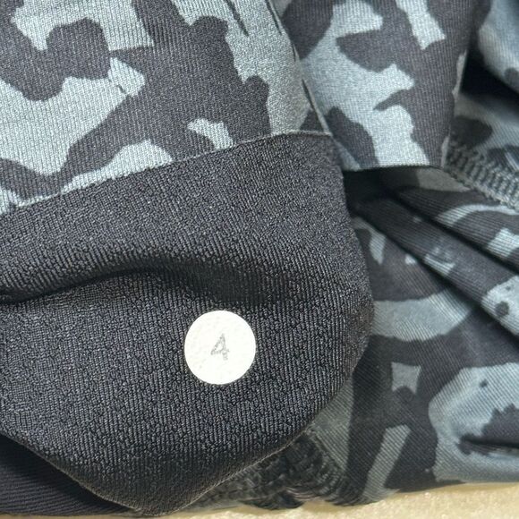 Lululemon Hot to Street Crop Biggie Brushed Animal Coal Black Legging Size 4 EUC - Picture 11 of 11